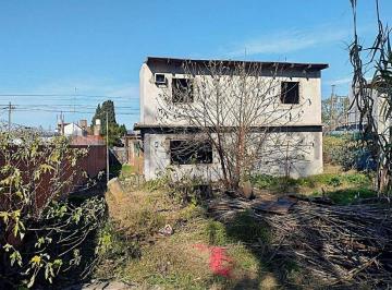 Terreno · 96m² · Venta Terreno Los Polvorines 667 m² con Edificación a Reciclar