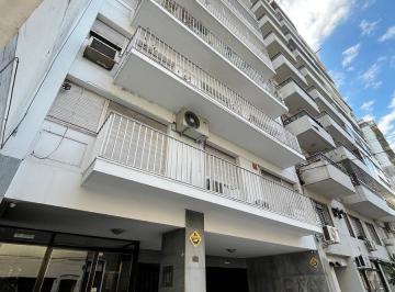 Departamento · 105m² · 4 Ambientes · 1 Cochera · Venta Departamento Dos Dorm. con Cochera - Martin