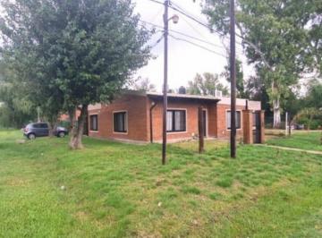 Casa · 115m² · 4 Ambientes · 2 Cocheras · Casa en Ibarlucea