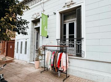 Casa · 5 Ambientes · 1 Cochera · Casa en Venta Zona Centrica