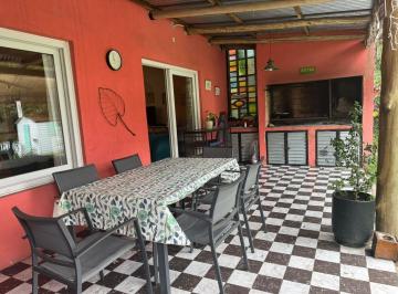 Casa · 130m² · 4 Ambientes · 2 Cocheras · Apto Credito - Casa en Venta - 4 Amb Benavidez