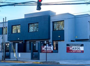 Casa de 4 ambientes, San Isidro · Casa en Lote Propio de 4 Ambientes a Estrenar en Villa Adelina