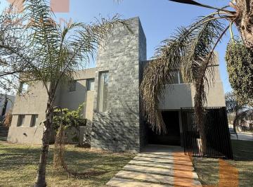 Casa · 500m² · 10 Ambientes · 2 Cocheras · Valle Escondido Reciclada! Gran Oportunidad