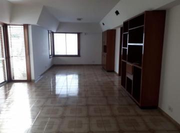 Casa · 221m² · 5 Ambientes · Chalet en Venta 5 Amb con Jardin y Pileta