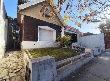 Casa · 300m² · 7 Ambientes · 1 Cochera · Chalet en Venta - Moron Norte