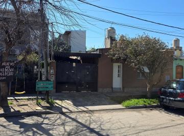 Casa · 60m² · 4 Ambientes · Casa Chalet en Venta en Don Torcuato, Tigre, G. B. a. Zona Norte