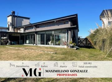 Casa · 200m² · 4 Ambientes · 1 Cochera · Casa Venta La Alameda Canning