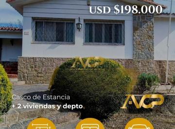 Casa · 365m² · 8 Ambientes · 2 Cocheras · Casa Casco de Estancia en Venta en Tanti