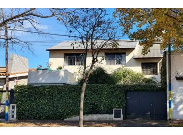 Casa · 474m² · 7 Ambientes · 2 Cocheras · Donado 675 Fisherton