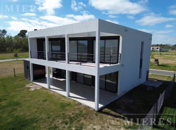 Casa · 183m² · 5 Ambientes · 2 Cocheras · Casa en Venta Puertos Barrio Nativas