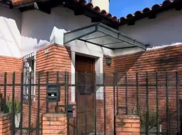 Casa · 134m² · 4 Ambientes · Casa en Venta - Banfield (Rincón 605)