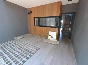 Casa · 100m² · 4 Ambientes · 1 Cochera · Casa en Punta Chica