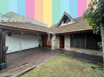 Casa · 174m² · 4 Ambientes · 2 Cocheras · Casa 4 Ambientes Concochera en Venta en Remedios de Escalada