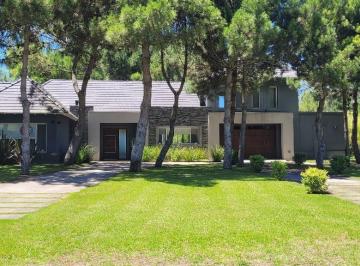 Casa de 5 ambientes, Pinamar · Casa en Barrio La Herradura Febrero Temporada 2026
