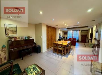 Casa · 360m² · 11 Ambientes · 1 Cochera · Venta. Casa. Lote Propio. 11 Ambientes. 5 Baños. Jardín. Villa Crespo.