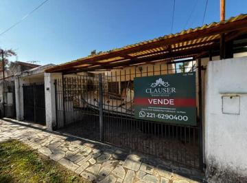 Casa de 7 ambientes, La Plata · Propiedad de 2 Casas en City Bell
