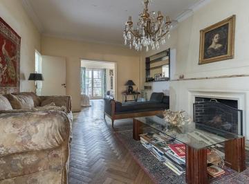 Departamento · 224m² · 5 Ambientes · Frente - Luminoso - Categoría - 4 Dorm. - Recoleta