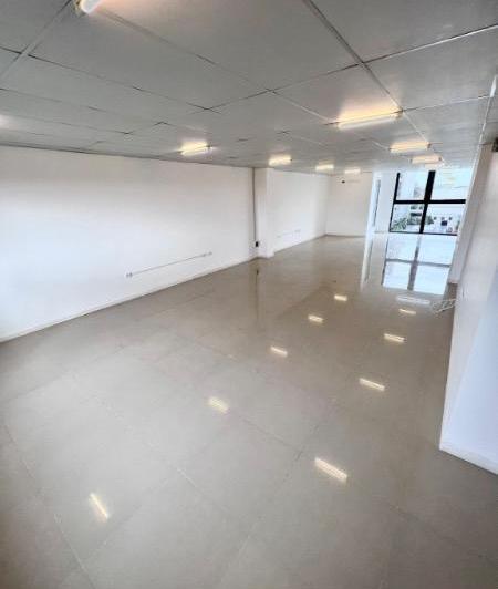 Oficina comercial · 115m² · 1 Ambiente · 1 Cochera