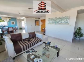 Departamento de 5 ambientes, Tres de Febrero · Exclusivo Depto 5 Amb. 2 Coch. 3 Balcones. Parrilla. Sum. 152 m² – Caseros Centro