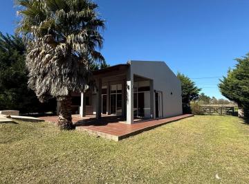 Quinta vacacional de 3 ambientes, La Plata · Casaquinta 95 m², Aledaña con Barrio Rodeo, Coronel Brandsen, Buenos Aires.