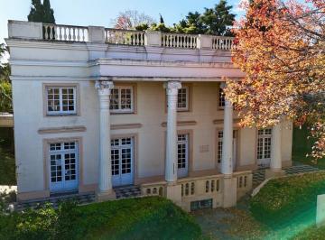 Casa de 5 ambientes, Campana · Imponente Propiedad Estilo Francés, Petit Trianon.