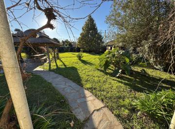 Casa · 190m² · 5 Ambientes · 2 Cocheras · Casa Quinta en Venta con Gran Lote en General Rodríguez