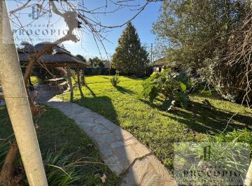 Casa · 190m² · 5 Ambientes · 2 Cocheras · Casa Quinta en Venta con Gran Lote en General Rodríguez