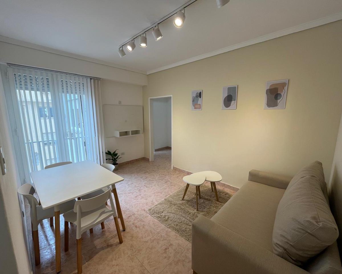Departamento reacondicionado de 2 ambientes al contrafrente luminoso