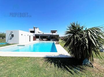 Casa · 380m² · 7 Ambientes · 6 Cocheras · Venta Casa 7 Ambientes La Magdalena Canning