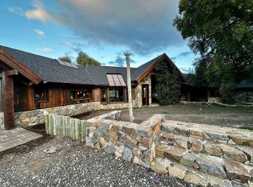 Casa · 230m² · 6 Ambientes · 2 Cocheras · Casa en Venta en Peñon del Lolog, San Martin de Los Andes, Patagonia