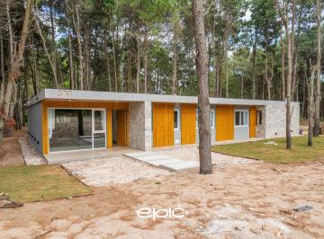 Casa · 147m² · 4 Ambientes · 1 Cochera · Casa Proyecto Venta Villarobles Pozo