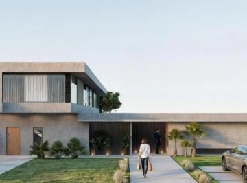 Casa · 250m² · 5 Ambientes · 4 Cocheras · Casa en Venta en El Campo Fincas Exclusivas