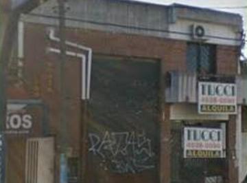 Bodega-Galpón · 200m² · Galpon – Local - con Oficinas - Venta Moron Sur