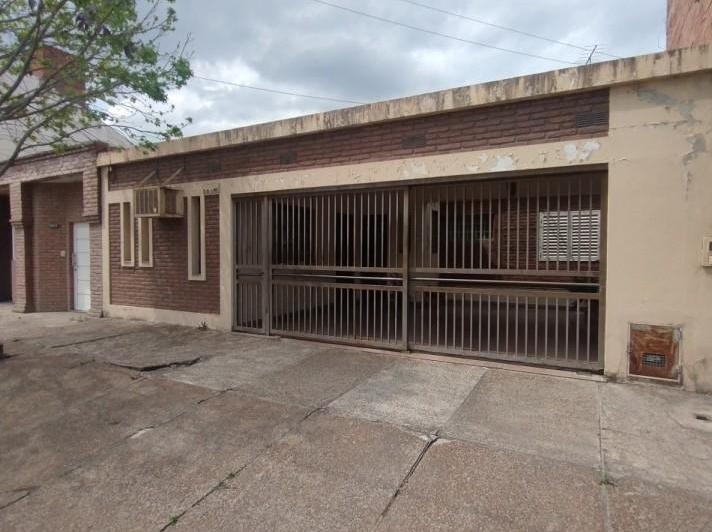 Casa · 120m² · 7 Ambientes · 2 Cocheras