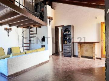 Casa · 90m² · 3 Ambientes · 2 Cocheras · Casa en Tolosa en Venta Apta Banco (No Nacion)