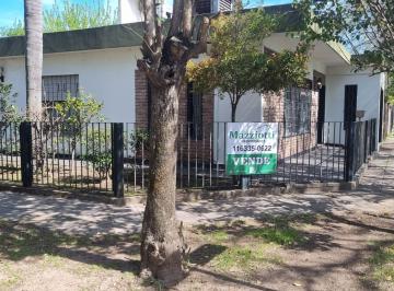 Casa de 3 ambientes, Ituzaingó · Se Vende Casa Ituzaingo en Esquina Apto Credito Bancario