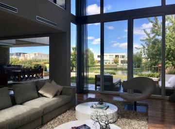 Casa · 635m² · 6 Ambientes · 2 Cocheras · Casa Moderna en Alquiler Temporario a La Laguna en Golf