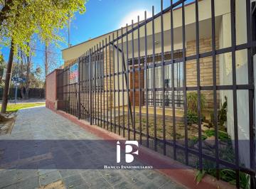 Casa de 5 ambientes, Godoy Cruz · Casa Alem y Zizzias. Godoy Cruz