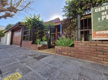 Casa · 217m² · 6 Ambientes · Venta | Casa 4 Hab en Villegas 25 | Neuquen