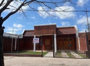 Casa de 4 ambientes, Resistencia · Casa 3 Dorm. - Av San Martin 1700
