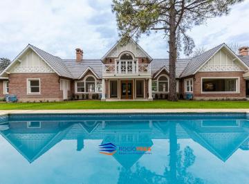 Casa · 400m² · 5 Ambientes · 3 Cocheras · Casa en Venta en Country San Diego Moreno