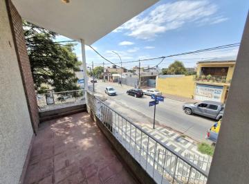 Casa · 171m² · 5 Ambientes · 1 Cochera · Venta Casa 3 Dorm - Sobre Maestro Vidal - Alto Alberdi