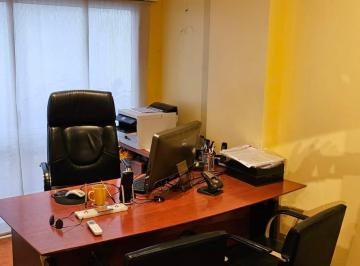 Oficina comercial · 57m² · 2 Ambientes · 1 Cochera · Venta de Consultorio Medico, Oficina, Deposito, 58 m², con Cochera en Villa Urquiza, Caba