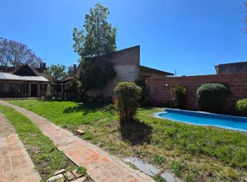 Casa · 70m² · 2 Ambientes · 4 Cocheras · Casa 2 Ambientes Parque Piscina Cochera Ituzaingó Norte