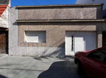 PH , Lanús · Venta en Block 3dpos 2 Amb Ubicación Excelente