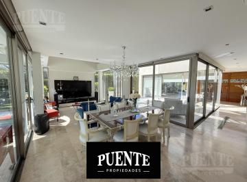 Casa · 300m² · 7 Ambientes · 2 Cocheras · Casa en Venta en Saint Thomas Este - Canning