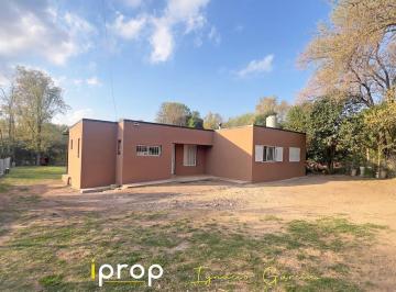 Casa · 100m² · 4 Ambientes · Casa Moderna de 3 Dorm., a 2 Cuadras de Av San Martin!