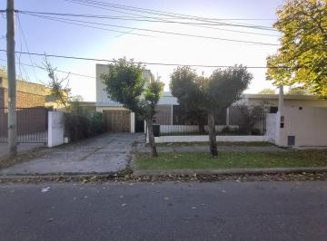 Casa · 80ha · 3 Dormitorios · 1 Cochera · Casa en Venta en Tolosa