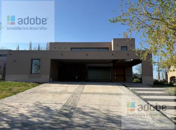 Casa · 535m² · 3 Dormitorios · 3 Cocheras · Casa en B° La Vacherie - Luján de Cuyo
