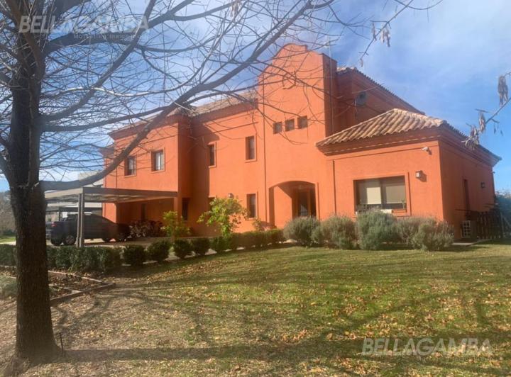 Casa · 530m² · 9 Ambientes